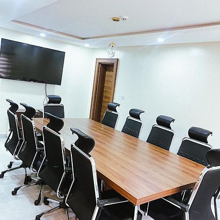 Plush Hotel,Abuja Kültér fotó