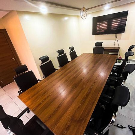 Plush Hotel,Abuja Kültér fotó