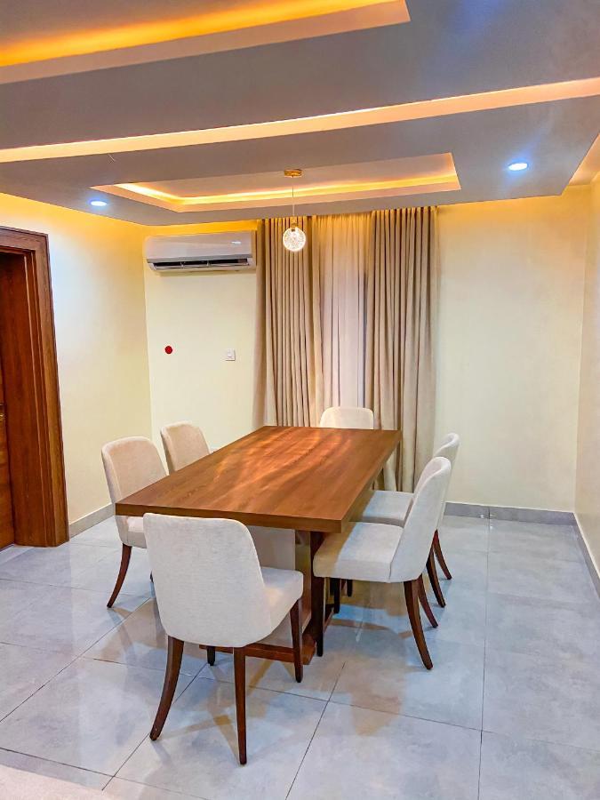 Plush Hotel,Abuja Kültér fotó