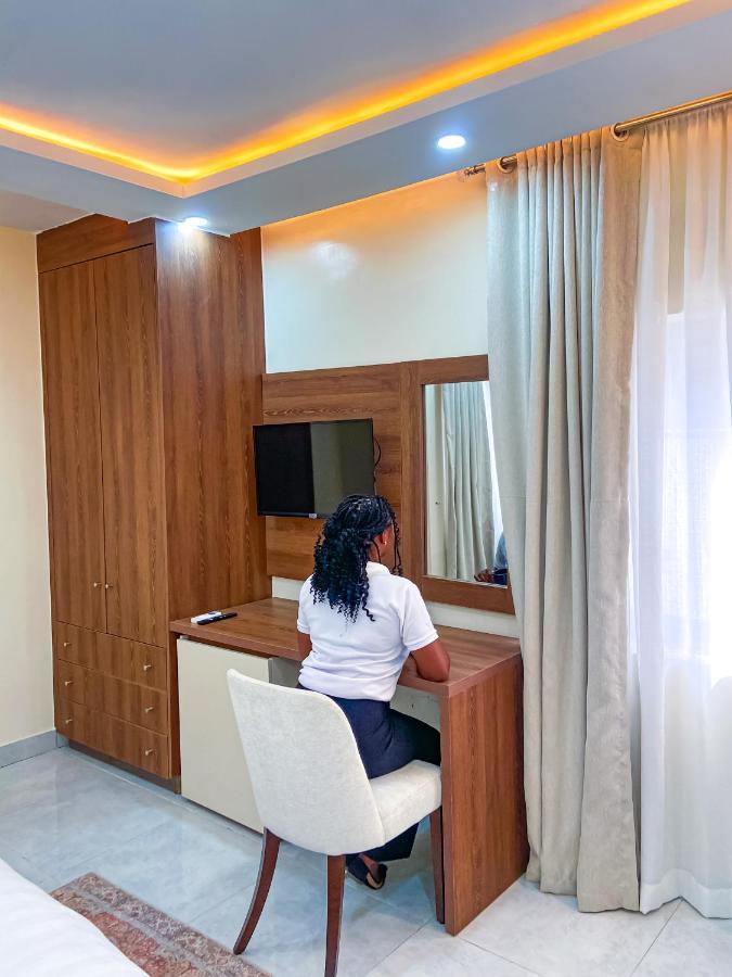 Plush Hotel,Abuja Kültér fotó