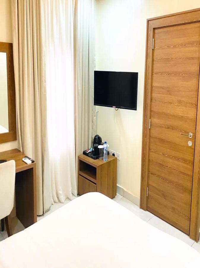 Plush Hotel,Abuja Kültér fotó