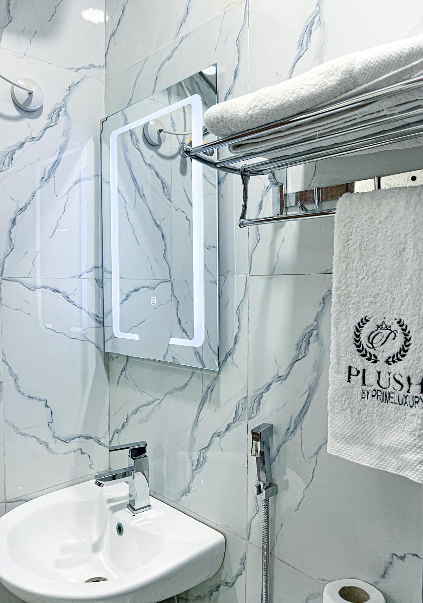 Plush Hotel,Abuja Kültér fotó