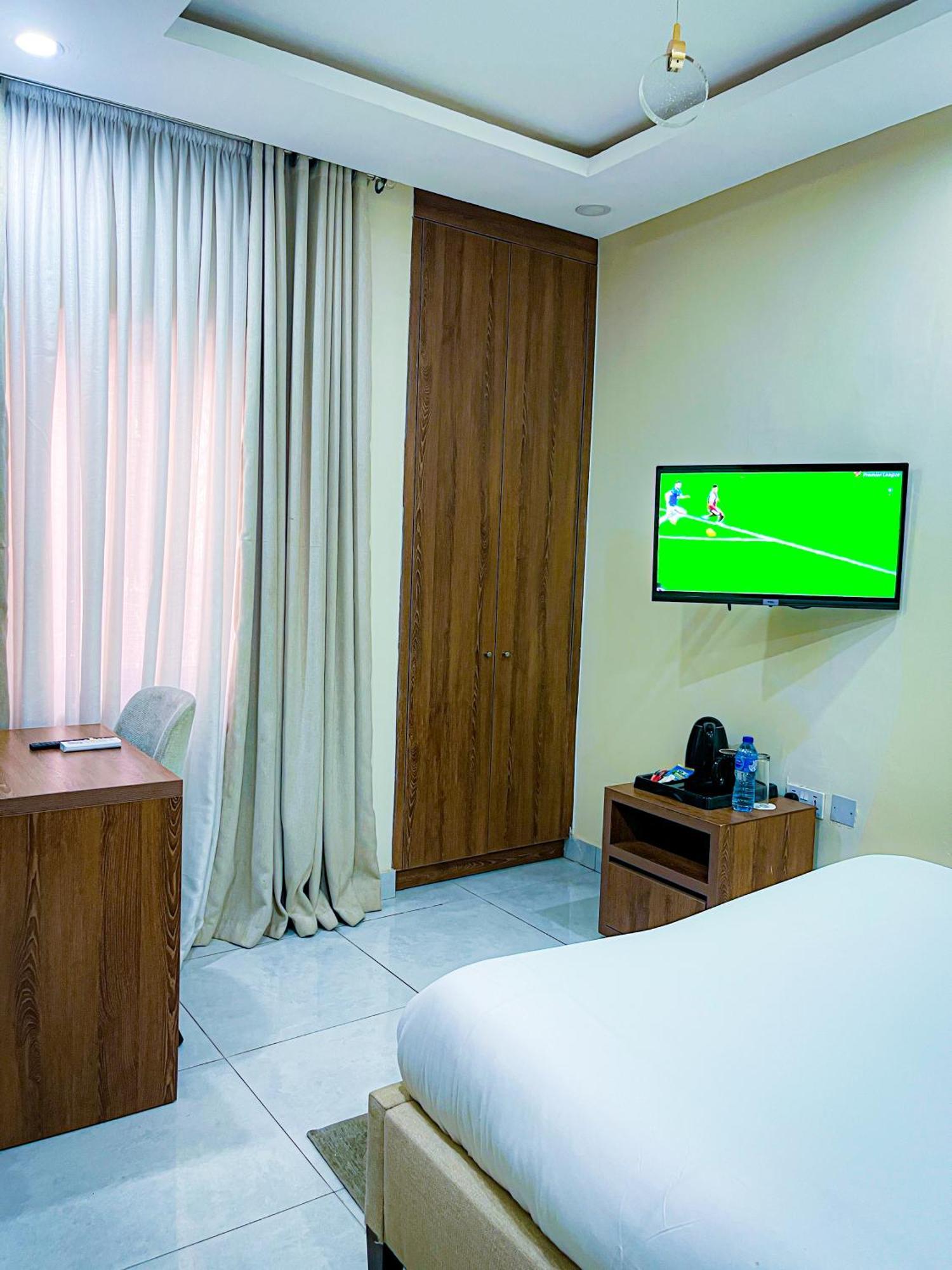 Plush Hotel,Abuja Kültér fotó